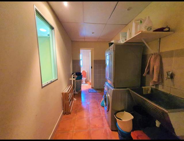 5 BEDROOM HOUSE FOR SALE IN PAROW NORTH